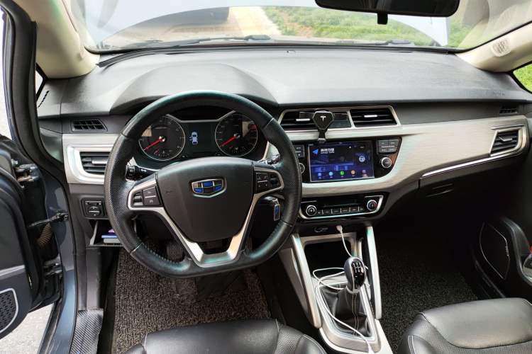 Used Geely Auto Vision X3 2017 1.5L Manual Luxury Model Center Console