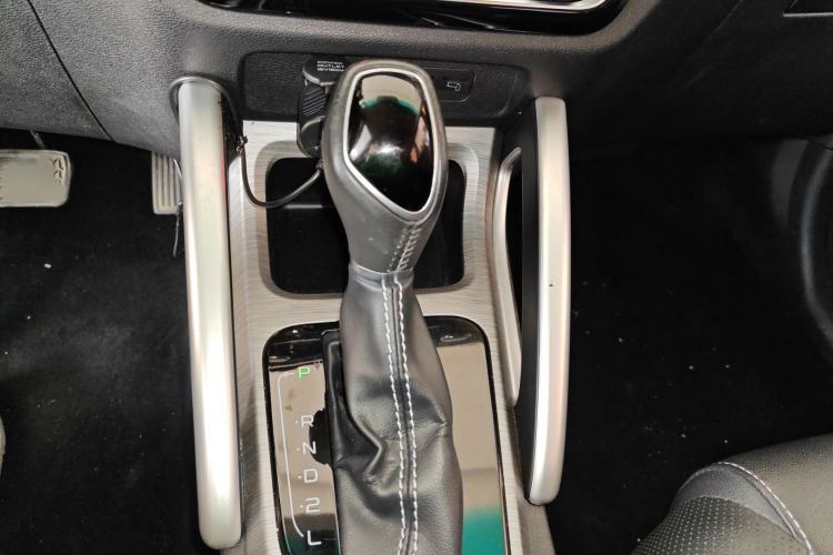 Used Geely Auto Vision X3 2017 1.5L Automatic Elite Model Gear Lever