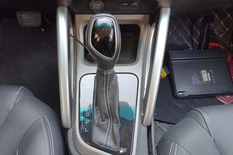 Used Geely Auto Vision X3 2017 1.5L Automatic Elite Model Gear Lever