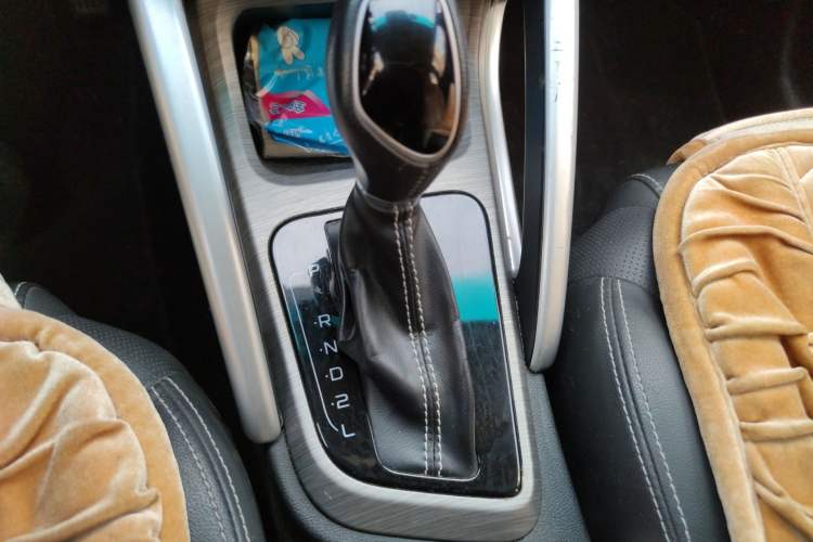 Used Geely Auto Vision X3 2017 1.5L Automatic Elite Model Gear Lever