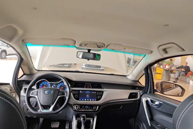 Used Geely Auto Vision X3 2017 1.5L Automatic Elite Model Headliner