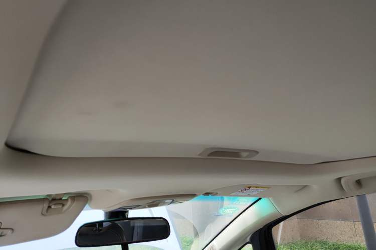 Used Geely Auto Vision X3 2017 1.5L Manual Luxury Model Headliner