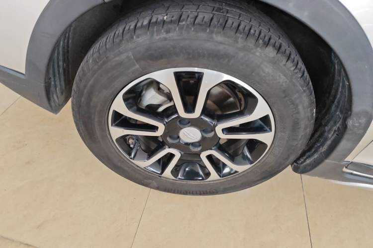 Used Geely Auto Vision X3 2017 1.5L Automatic Elite Model Left Front Wheel Hub