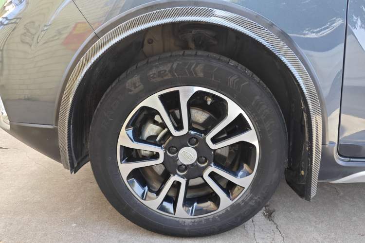 Used Geely Auto Vision X3 2017 1.5L Automatic Elite Model Left Front Wheel Hub