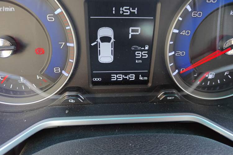 Used Geely Auto Vision X3 2017 1.5L Automatic Elite Model Odometer Close Up