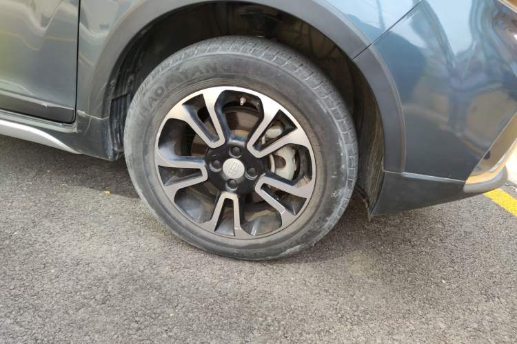 Used Geely Auto Vision X3 2017 1.5L Automatic Elite Model Right Front Wheel Hub