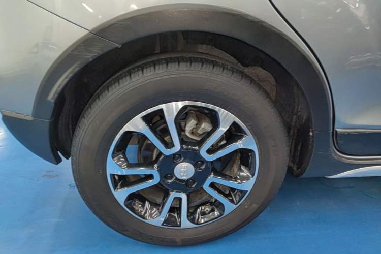 Used Geely Auto Vision X3 2017 1.5L Automatic Elite Model Right Rear Wheel Hub