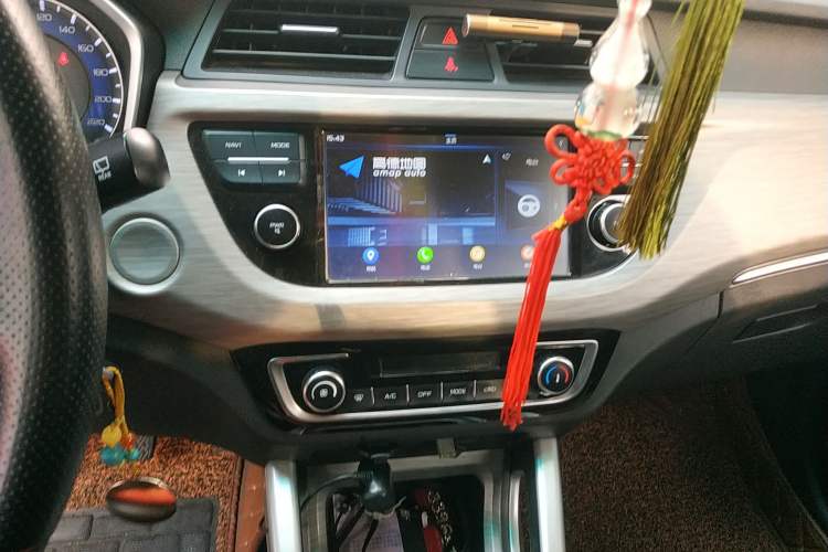 Used Geely Auto Vision X3 2017 1.5L Manual Elite Model Audio And AC Panel