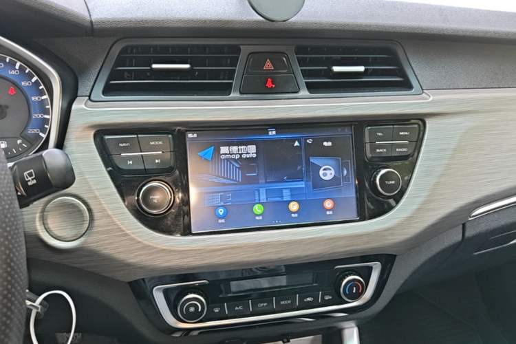 Used Geely Auto Vision X3 2017 1.5L Manual Elite Model Audio And AC Panel