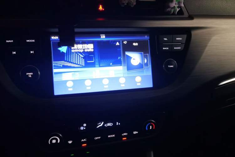 Used Geely Auto Vision X3 2017 1.5L Automatic Luxury Model Audio And AC Panel