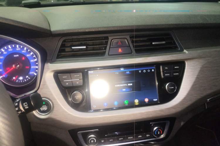 Used Geely Auto Vision X3 2017 1.5L Automatic Luxury Model Audio And AC Panel