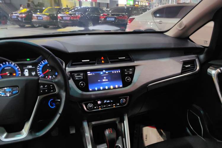 Used Geely Auto Vision X3 2017 1.5L Manual Luxury Model Audio And AC Panel
