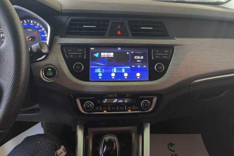 Used Geely Auto Vision X3 2017 1.5L Automatic Elite Model Audio And AC Panel
