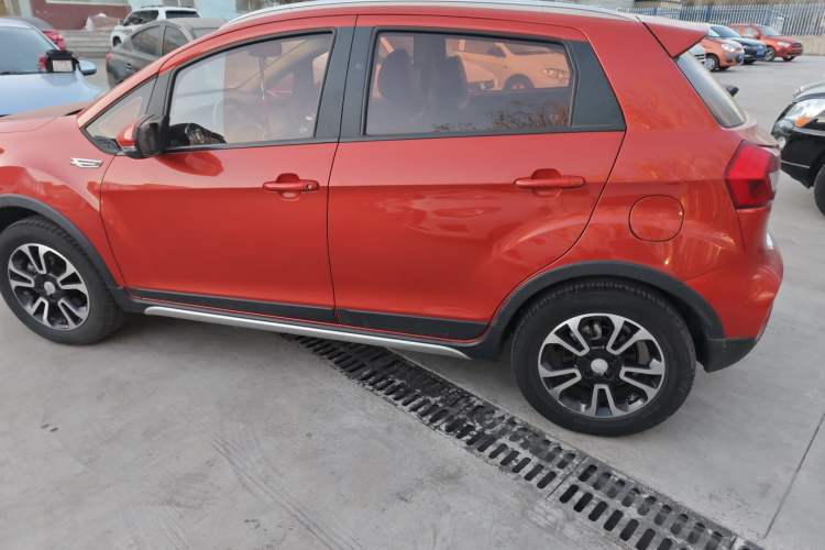 Used Geely Auto Vision X3 2017 1.5L Manual Elite Model Exterior 5