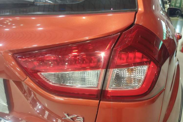 Used Geely Auto Vision X3 2017 1.5L Automatic Luxury Model Exterior 6