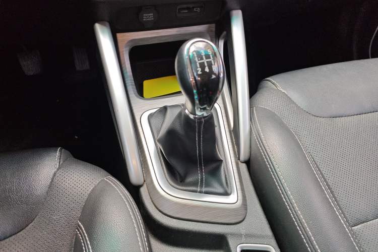 Used Geely Auto Vision X3 2017 1.5L Manual Luxury Model Gear Lever
