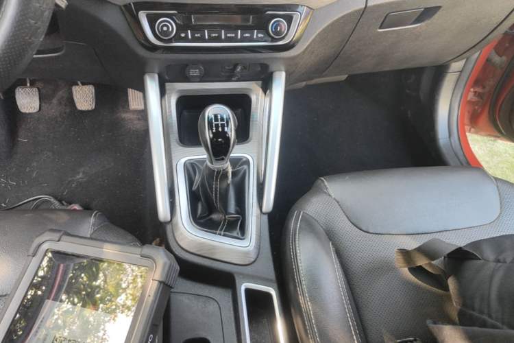Used Geely Auto Vision X3 2017 1.5L Manual Elite Model Gear Lever