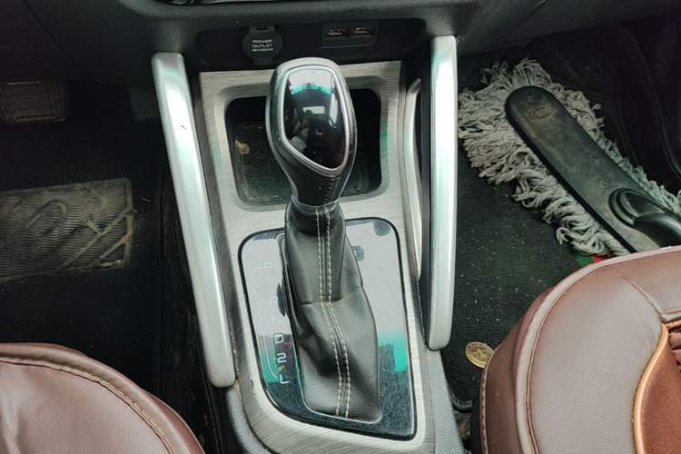 Used Geely Auto Vision X3 2017 1.5L Automatic Luxury Model Gear Lever