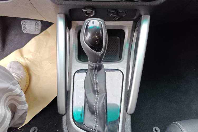 Used Geely Auto Vision X3 2017 1.5L Automatic Luxury Model Gear Lever