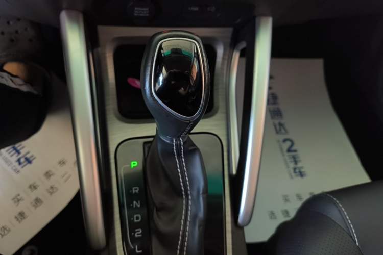Used Geely Auto Vision X3 2017 1.5L Automatic Elite Model Gear Lever