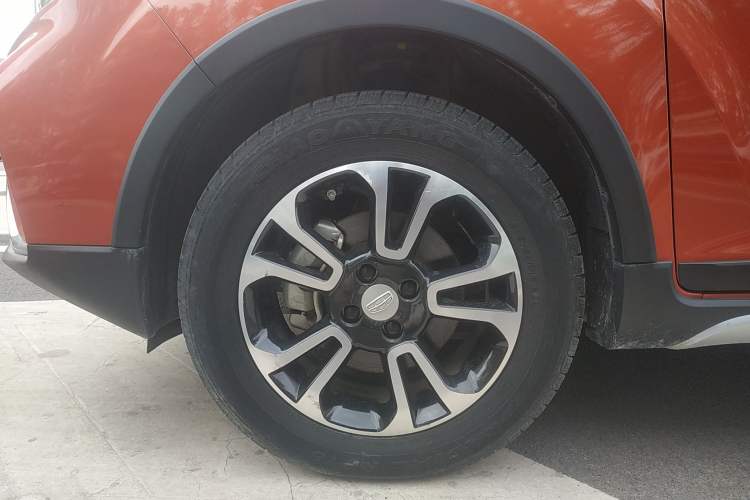 Used Geely Auto Vision X3 2017 1.5L Automatic Elite Model Left Front Wheel Hub