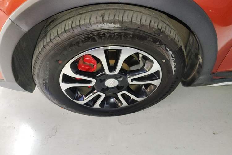 Used Geely Auto Vision X3 2017 1.5L Automatic Luxury Model Left Front Wheel Hub