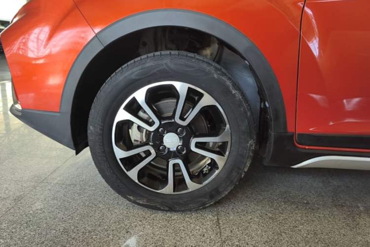 Used Geely Auto Vision X3 2017 1.5L Automatic Elite Model Left Front Wheel Hub