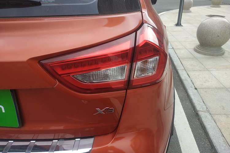 Used Geely Auto Vision X3 2017 1.5L Automatic Elite Model Right Rear Taillight
