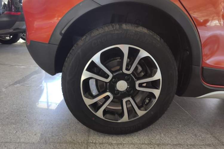 Used Geely Auto Vision X3 2017 1.5L Automatic Elite Model Right Rear Wheel Hub