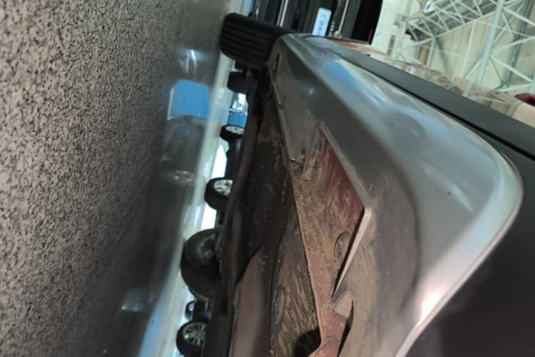 Used Geely Auto Vision X3 2017 1.5L Automatic Elite Model Right Side Sill