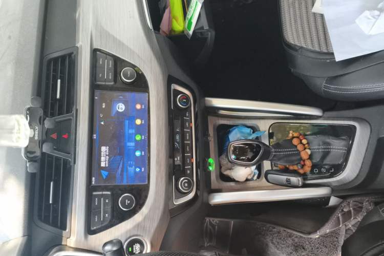 Used Geely Auto Vision X3 2017 1.5L Automatic Luxury Model Audio And AC Panel