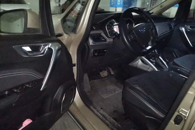 Used Geely Auto Vision X3 2017 1.5L Automatic Elite Model Driver Seat