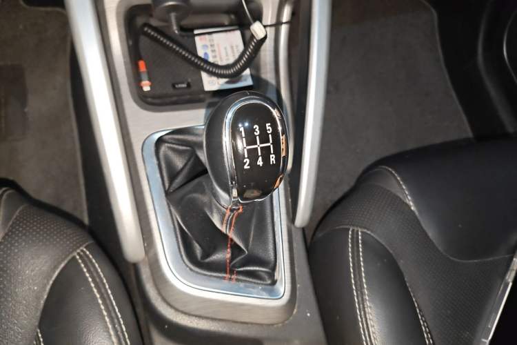 Used Geely Auto Vision X3 2017 1.5L Manual Elite Model Gear Lever