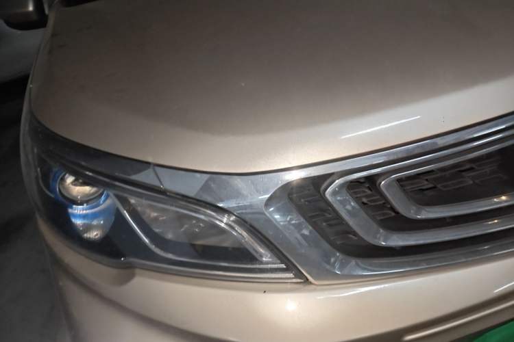 Used Geely Auto Vision X3 2017 1.5L Manual Elite Model Right Front Headlight