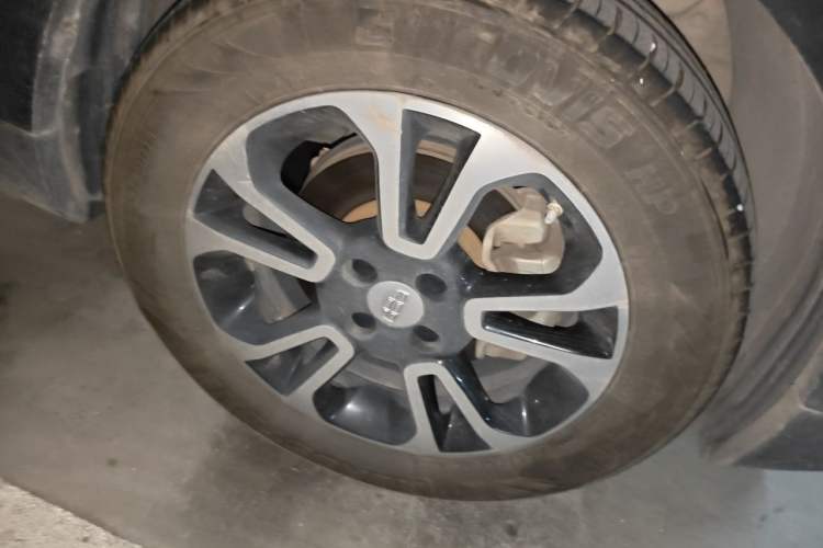 Used Geely Auto Vision X3 2017 1.5L Manual Elite Model Right Front Wheel Hub