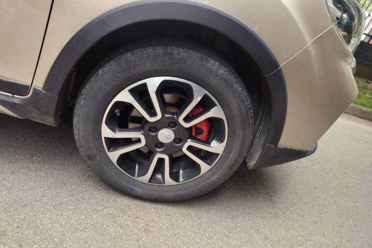 Used Geely Auto Vision X3 2017 1.5L Automatic Luxury Model Right Front Wheel Hub