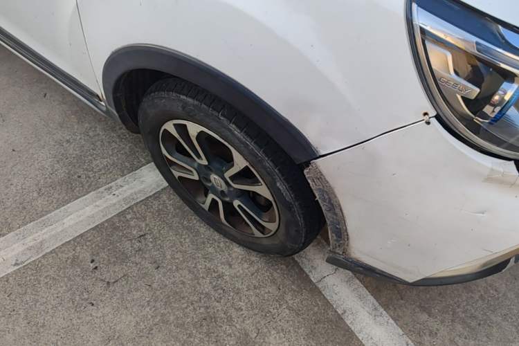 Used Geely Auto Vision X3 2017 1.5L Automatic Elite Model Right Front Wheel Hub