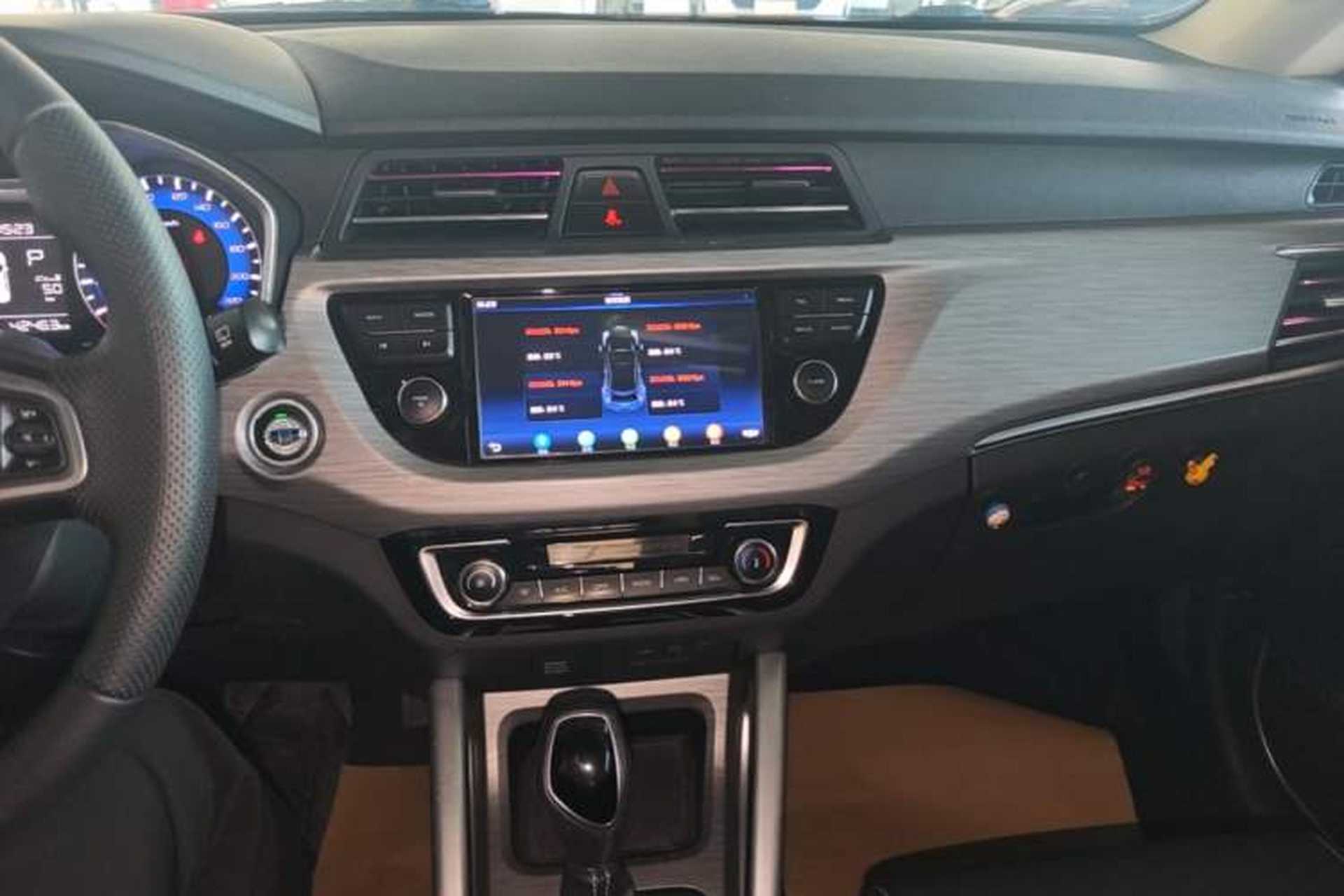 Used Geely Auto Vision X3 2017 1.5L Automatic Luxury Model Audio And AC Panel