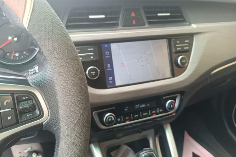 Used Geely Auto Vision X3 2017 1.5L Automatic Elite Model Audio And AC Panel
