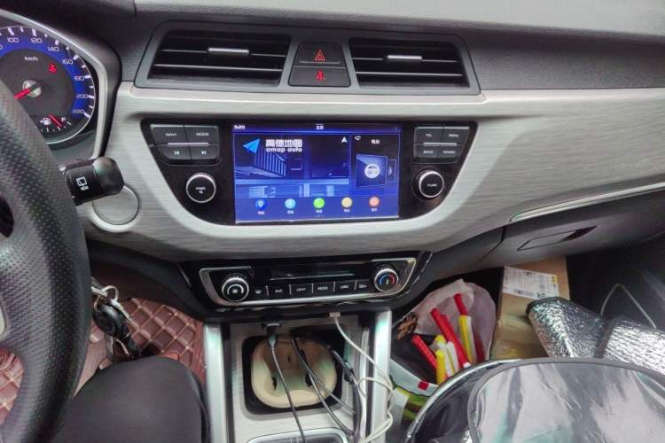 Used Geely Auto Vision X3 2017 1.5L Manual Luxury Model Audio And AC Panel