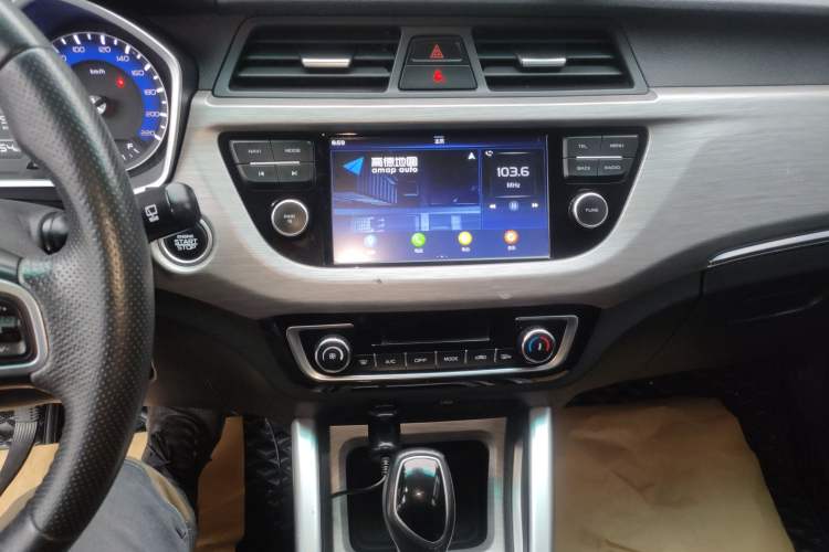 Used Geely Auto Vision X3 2017 1.5L Automatic Elite Model Audio And AC Panel