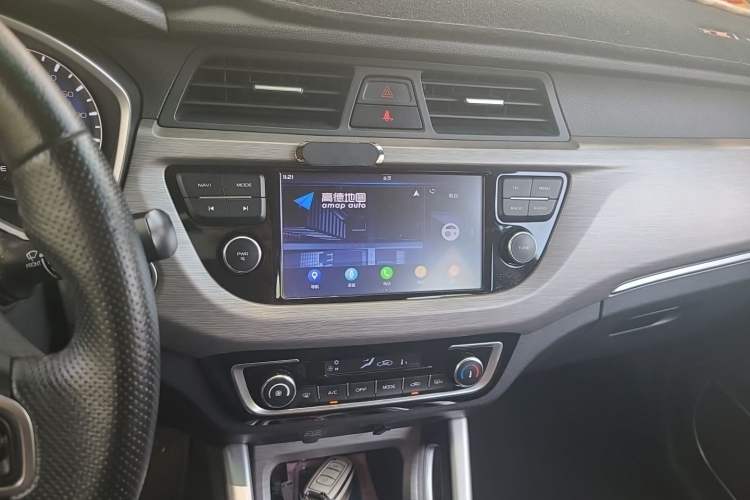 Used Geely Auto Vision X3 2017 1.5L Automatic Luxury Model Audio And AC Panel