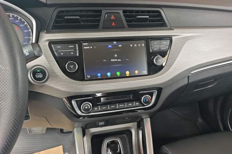 Used Geely Auto Vision X3 2017 1.5L Automatic Luxury Model Audio And AC Panel