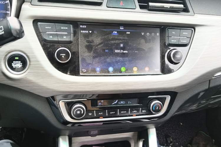 Used Geely Auto Vision X3 2017 1.5L Automatic Luxury Model Audio And AC Panel