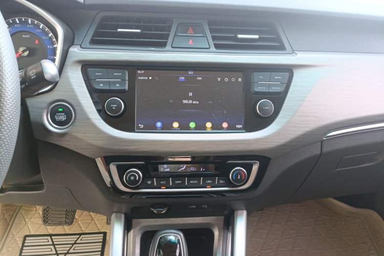 Used Geely Auto Vision X3 2017 1.5L Automatic Elite Model Audio And AC Panel