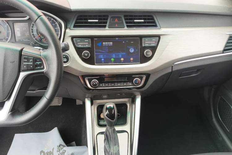 Used Geely Auto Vision X3 2017 1.5L Automatic Elite Model Audio And AC Panel