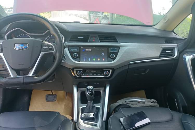 Used Geely Auto Vision X3 2017 1.5L Automatic Luxury Model Audio And AC Panel