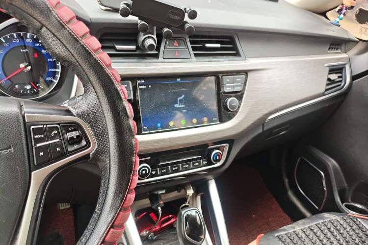 Used Geely Auto Vision X3 2017 1.5L Automatic Elite Model Audio And AC Panel