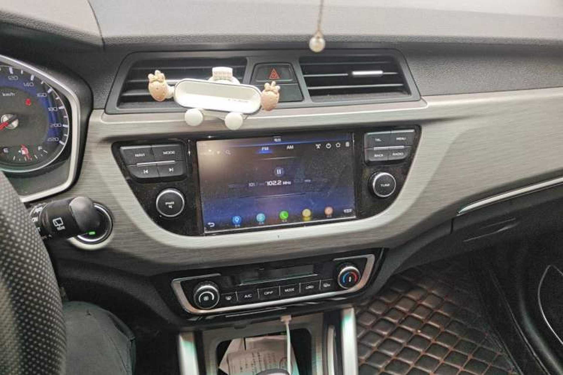 Used Geely Auto Vision X3 2017 1.5L Automatic Luxury Model Audio And AC Panel