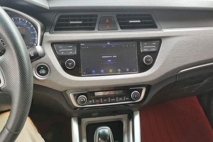 Used Geely Auto Vision X3 2017 1.5L Automatic Luxury Model Audio And AC Panel